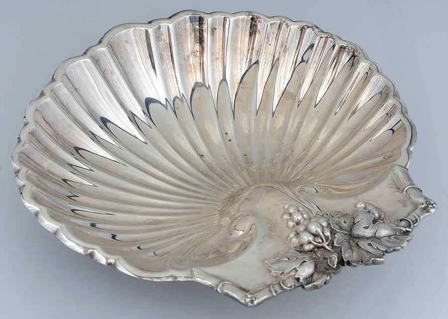 Shell (Silverplate, Hollowware) 9" Shell Shape Bowl by Reed & Barton-1