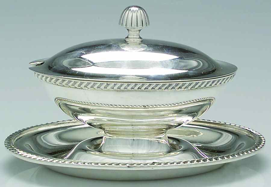 3000 (Silverplate, Hollowware) Silverplate Sauce Boat with Lid & Underplate by Reed & Barton-1