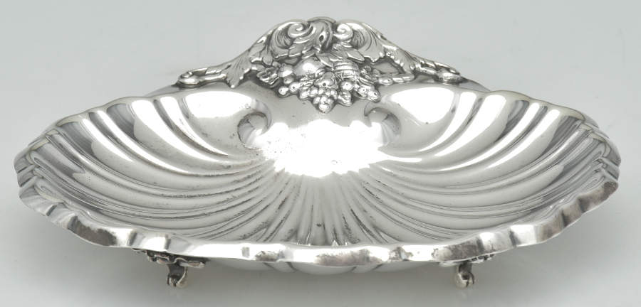 Francis I (Sterling, Hollowware, Reed&Barton, Dates) 6" Shell Shape Bon Bon by Reed & Barton-1