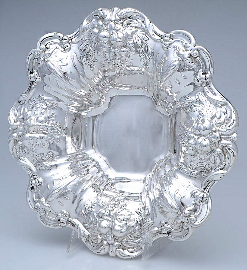 Francis I (Sterling, Hollowware, No Dates) Medium Sterling Round Vegetable Bowl by Reed & Barton-1