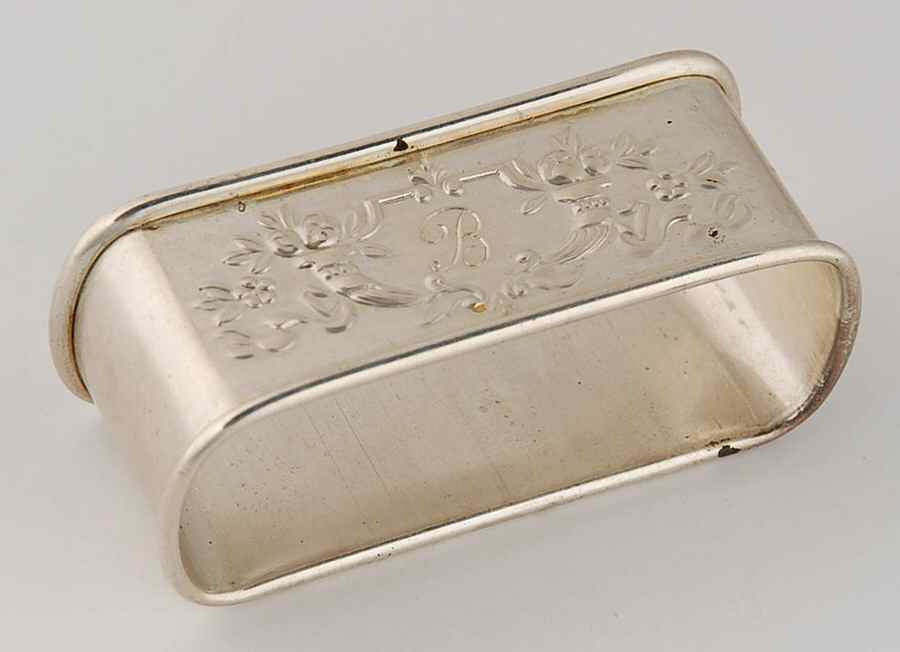 Francis I (Sterling, Hollowware, No Dates) Oblong Napkin Ring by Reed & Barton-1