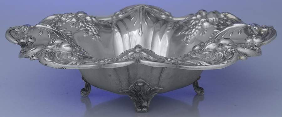 Francis I (Sterling, Hollowware, No Dates) Footed Sterling Round Vegetable Bowl by Reed & Barton-1