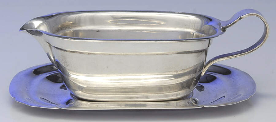 Mayflower (Sterling, Hollowware) Sterling Gravy Boat & Underplate by Reed & Barton-1