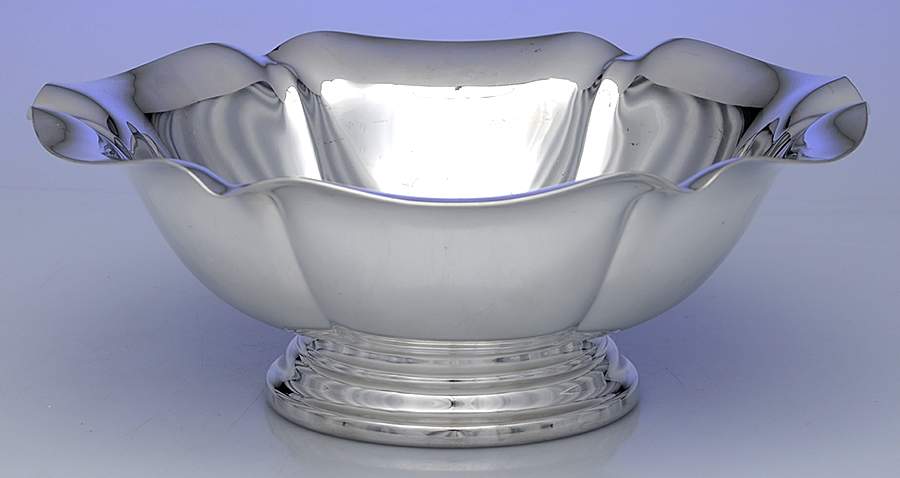 Salem (Silverplate, Hollowware) 10" Round Footed Centerpiece by Reed & Barton-1