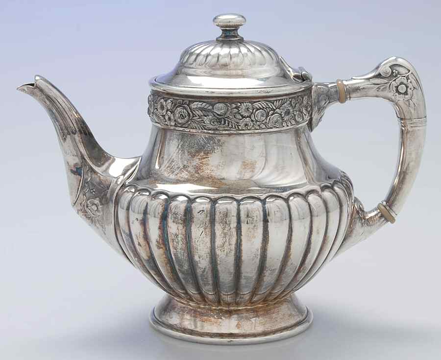 3221 (Silverplate, Hollowware) Teapot by Reed & Barton-1