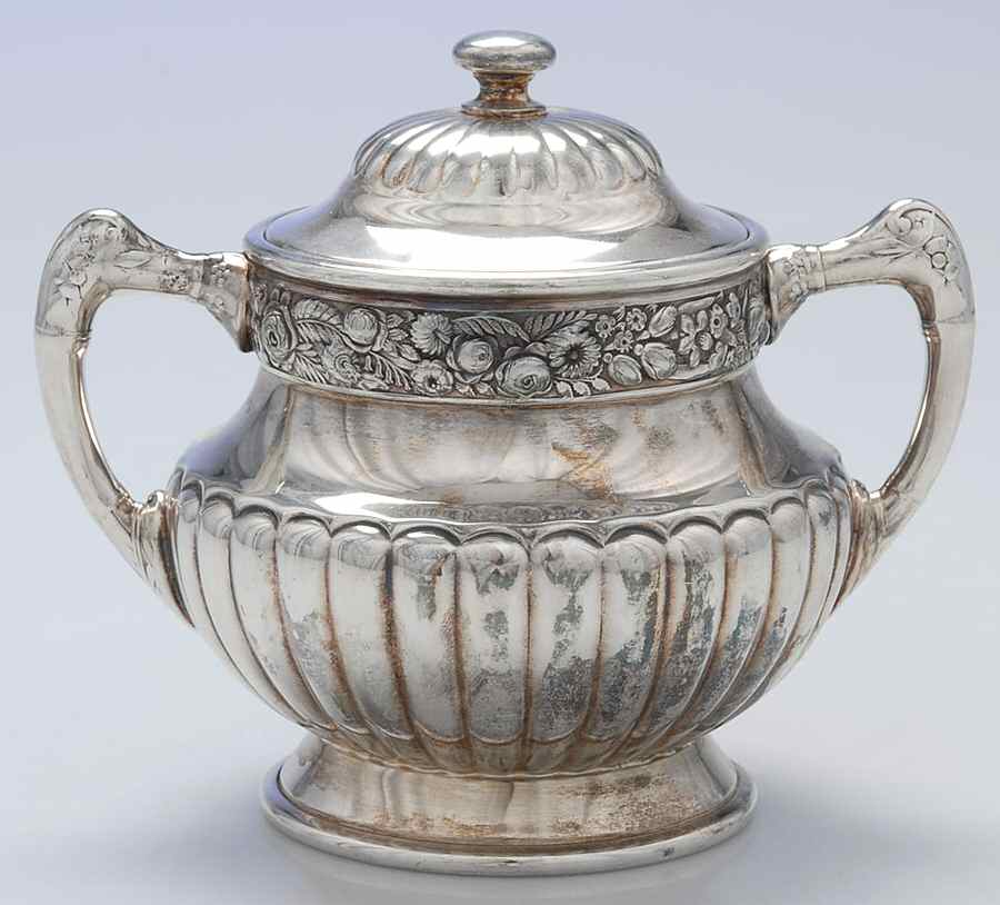 3221 (Silverplate, Hollowware) Sugar Bowl & Lid by Reed & Barton-1
