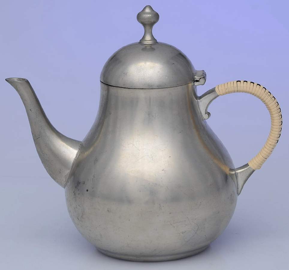 RHL3 (Pewter, Hollowware) Tea Pot by Royal Holland-1