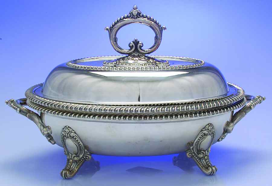 RBL19 (Silverplate, Hollowware) Double Vegetable with Lid & 2 Metal Liners by Roberts & Belk-1