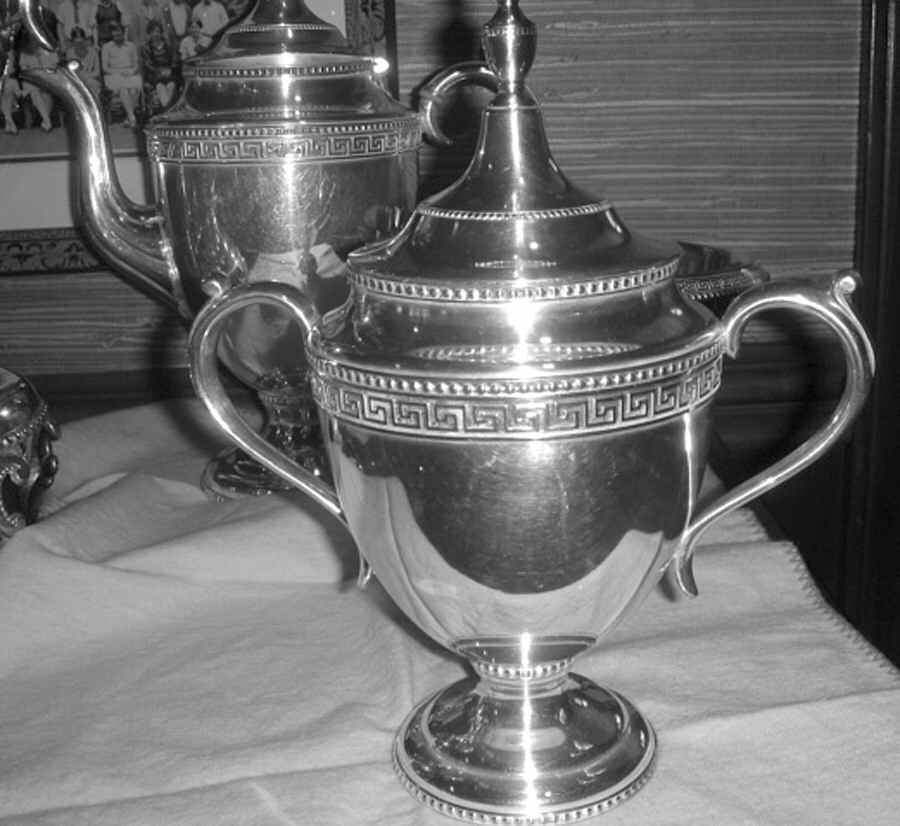 1790 (Silverplate, Hollowware) Sugar Bowl & Lid by Reed & Barton-1