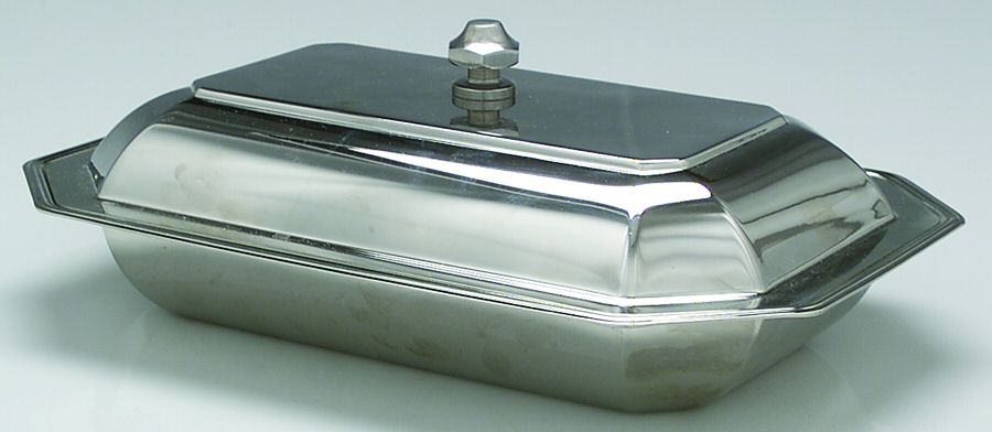 Galleria (Stainless, Hollowware) Oval Covered Vegetable Bowl by Reed & Barton-1
