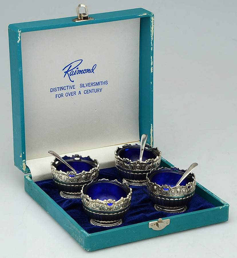Silverplate Hollowware Individual Open Salt w/Cobalt Liner & Spoon - Set of 4 with Case by Raimond-1