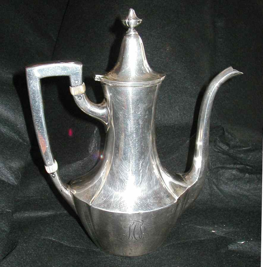 D640 (Sterling, Hollowware) Sterling Demitasse Pot by Reed & Barton-1