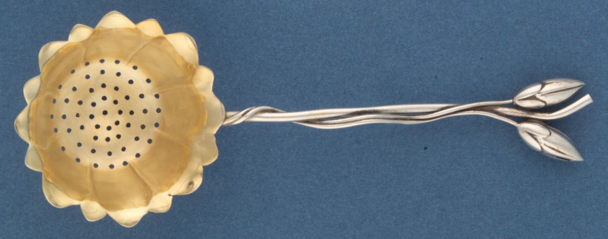 RLH2 (Sterling) Solid Individual Overcup Tea Strainer by Redlich-1