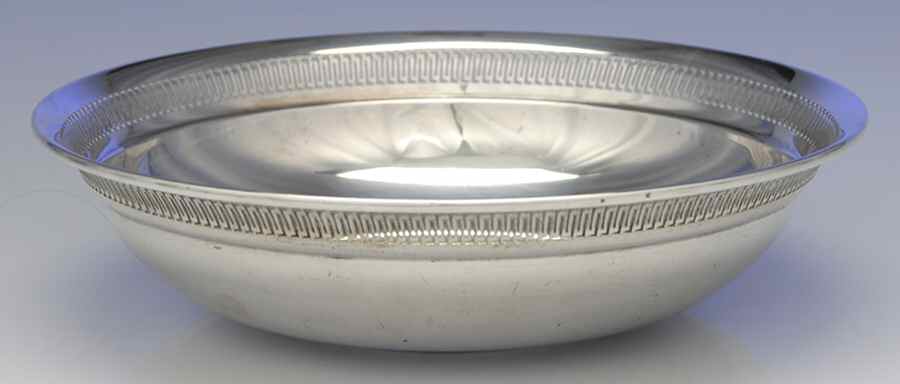 X790 (Sterling, Hollowware) 8" Round Bowl by Reed & Barton-1