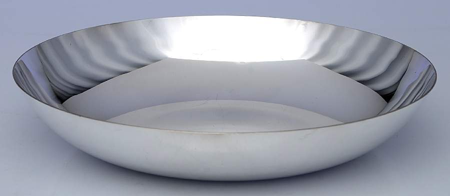195 (Silverplate, Hollowware) 8" Shallow Round Bowl by Reed & Barton-1
