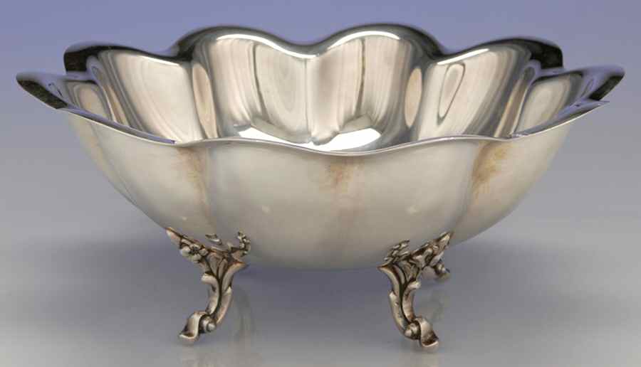 1095 (Silverplate, Hollowware) Medium Footed Fruit Bowl by Reed & Barton-1