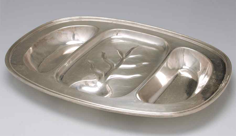 10120 (Silverplate, Hollowware) Meat Platter with Well Tree by Reed & Barton-1