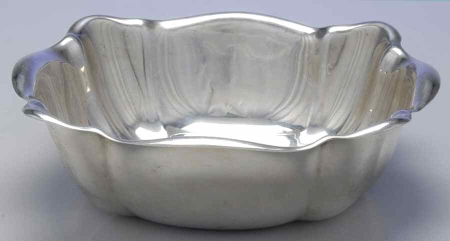 X408 (Sterling, Hollowware) 9" Round Vegetable Bowl by Reed & Barton-1