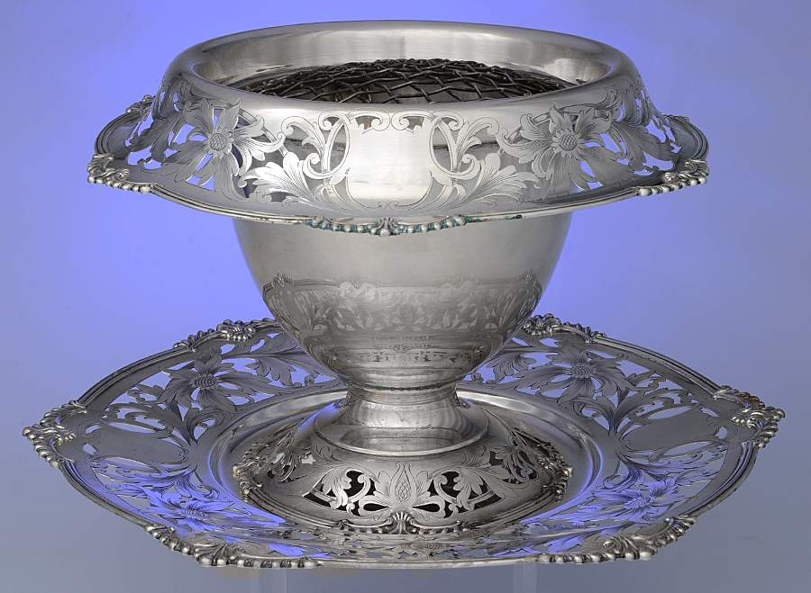 555A (Sterling, Hollowware) Round Footed Centerpiece & Underplate with Slvp Frog by Reed & Barton-1