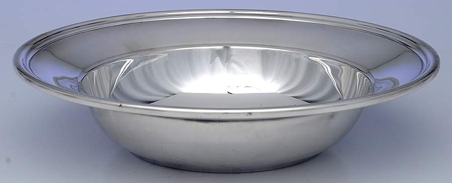 1207 (Silverplate, Hollowware) 9" Round Vegetable Bowl by Reed & Barton-1
