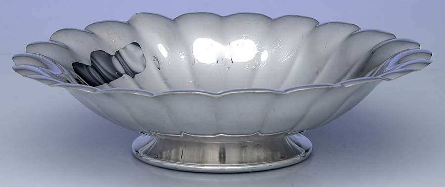 120 (Silverplate, Hollowware) 10" Round Footed Centerpiece by Reed & Barton-1