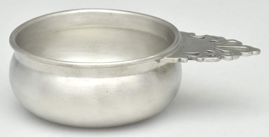 P94 (Pewter, Hollowware) 4" Porringer by Reed & Barton-1