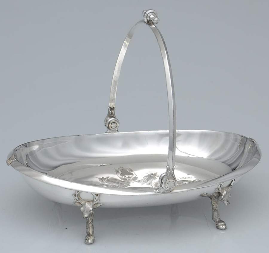 Medallion (Silverplate, Hollowware) 10" Handled Basket by Reed & Barton-1