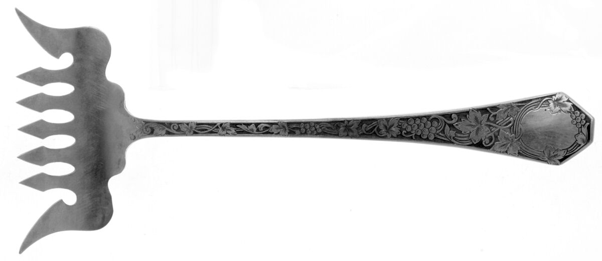 Grape (Sterling, 1905) Large Solid Tined Sardine Serving Fork by Saart Brothers-1
