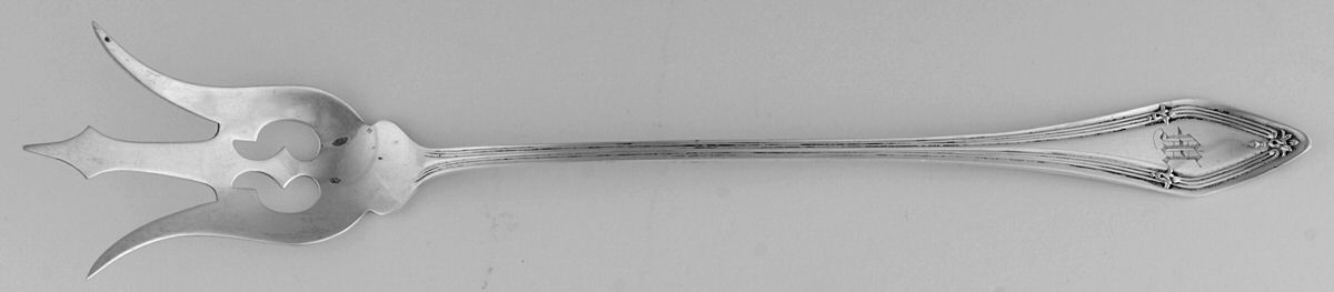 Hendrick Hudson (Sterling, 1912) Large Lettuce Serving Fork by Saart Brothers-1
