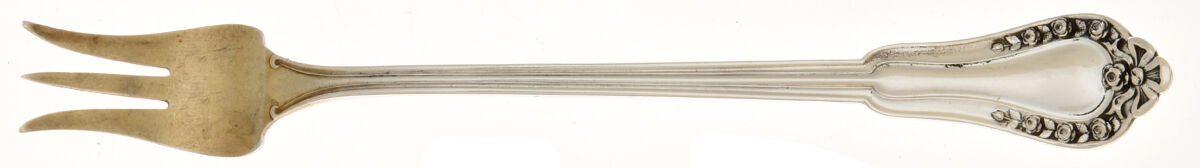 Rosebud (Sterling, 1903) Oyster Fork by Saart Brothers-1