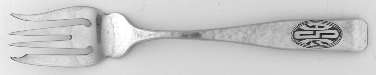 Elizabeth Tudor-Engraved (Sterling 1907) Individual Salad Fork by Schofield-1