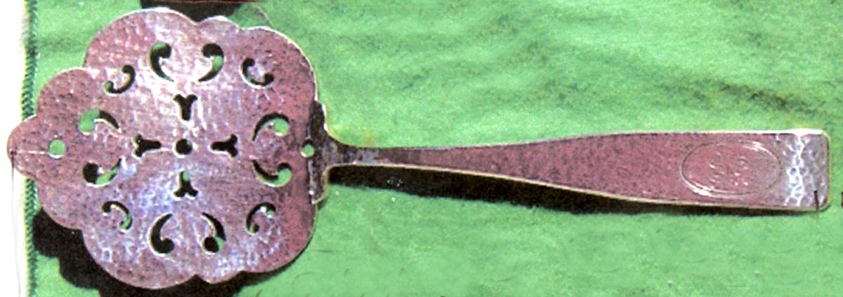 Elizabeth Tudor-Engraved (Sterling 1907) Tomato Server, Solid Piece by Schofield-1