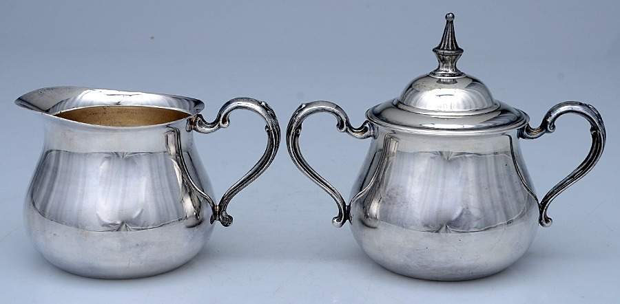 Silverplate Hollowware Creamer & Sugar with Lid Set by Sheridan Silver Co-1