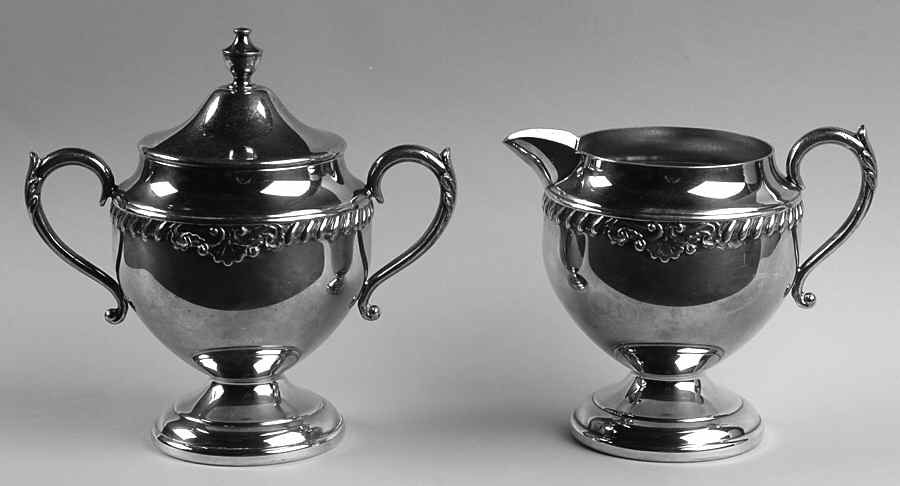 Shell & Gadroon (Silverplate, Hollowware) Creamer & Sugar with Lid Set by Sheridan Silver Co-1