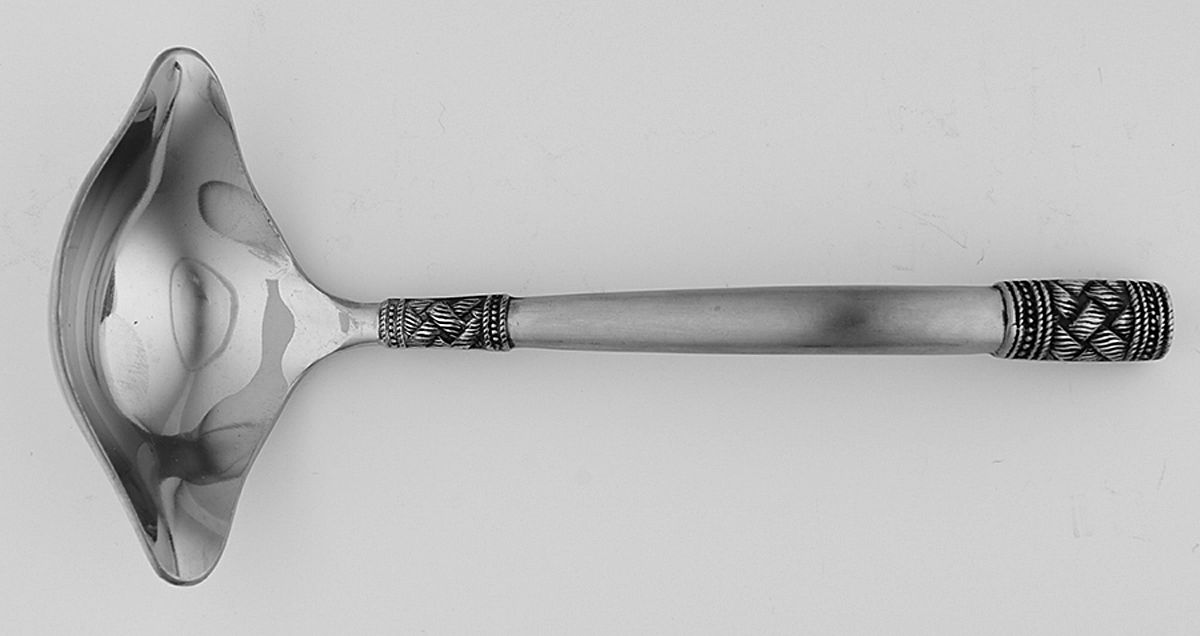 SRB110 (STAINLESS) Solid Gravy Ladle by Stanley Roberts-1