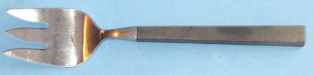 SRB122 (Stainless) Solid Serving Fork by Stanley Roberts-1