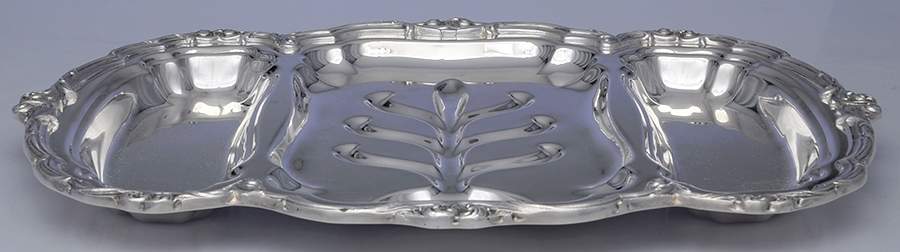 Silverplate Hollowware 18" 3 Pt Meat Platter with Well by Sheffield Silver Co (USA)-1