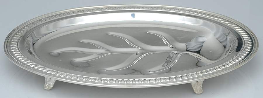 Gadroon (Silverplate, Hollowware) 16" 4 Toed Meat Platter with Well by Sheridan Silver Co-1