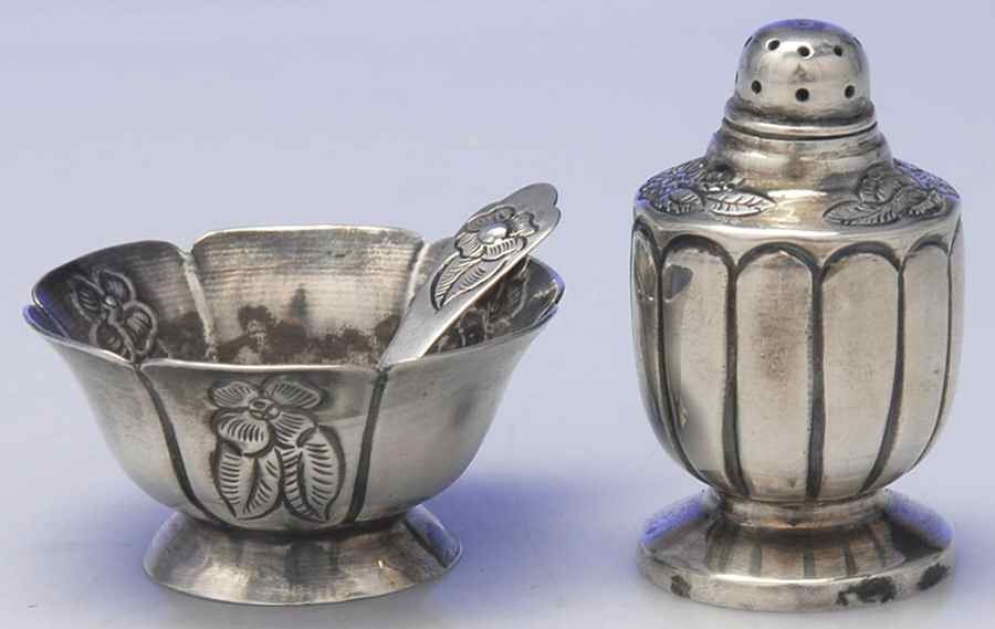 9560 (Sterling, Hollowware) 3 Pc Individual Open Salt, Spoon and Pepper Shaker by Sanborns (Mexico)-1
