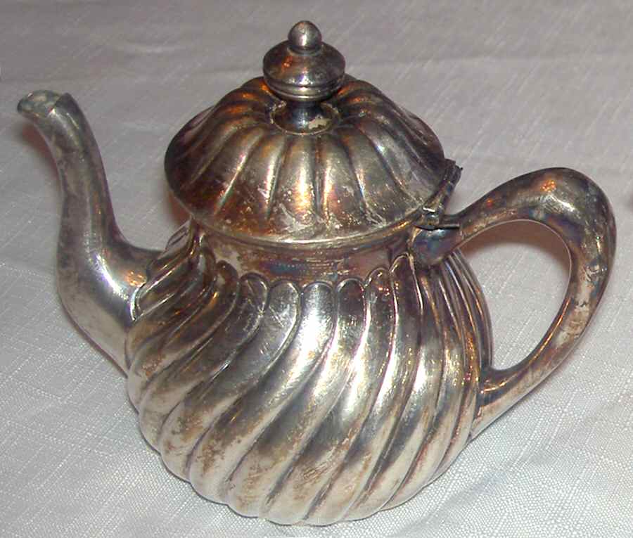 82DD (Silverplate, Hollowware) Teapot by Simpson Hall & Miller-1
