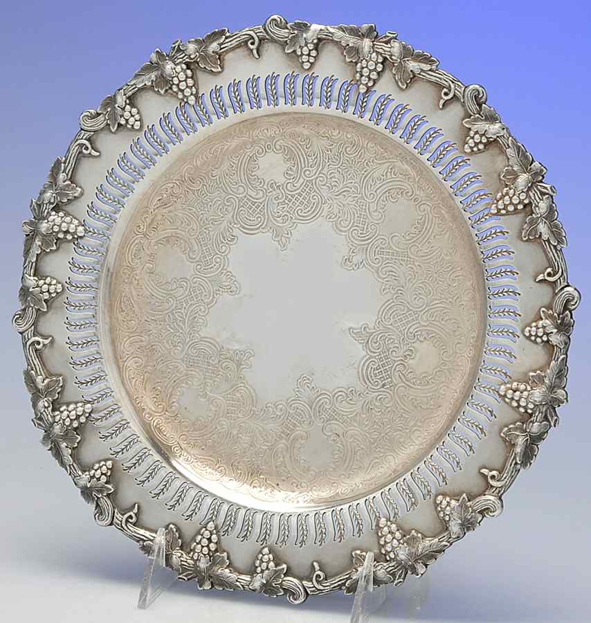 325 (Silverplate, Hollowware) 10" Round Tray by Sheffield Silver Co (USA)-1