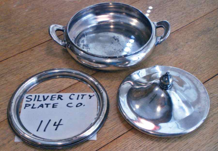 114 (Silverplate, Hollowware) Plated Round Covered Casserole with Glass by Silver City-1