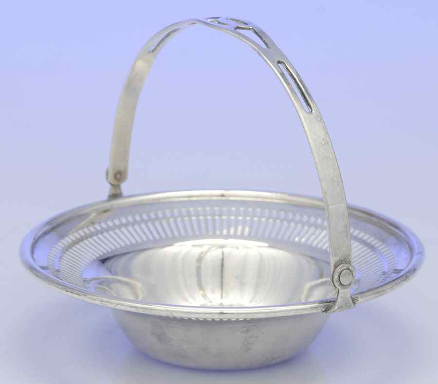 571 (Silverplate, Hollowware) 6" Handled Bon Bon Bowl by Sheffield Silver Co (USA)-1