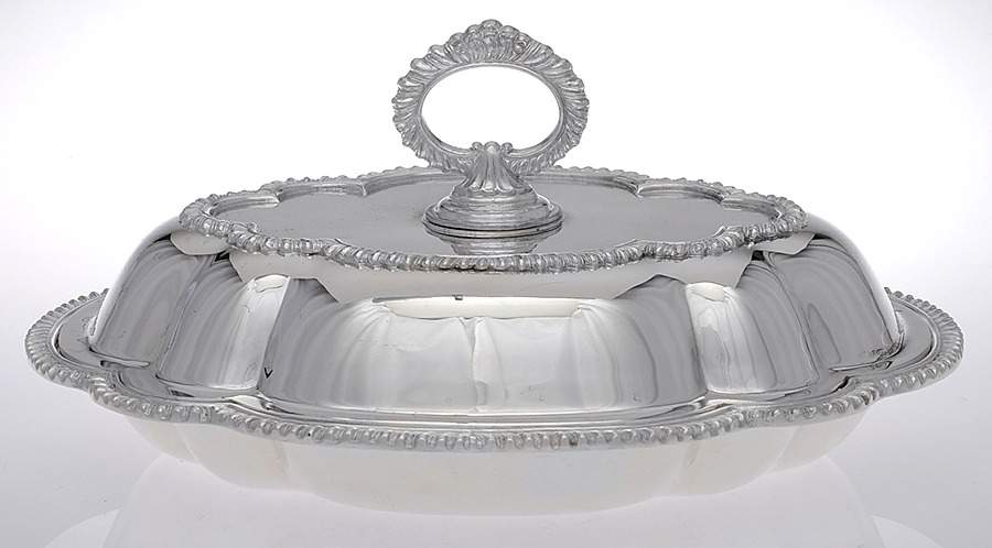 1626 (Silverplate, Hollowware) 12" Divided Oval Vegetable Bowl with Liner by Sheffield Silver Co (USA)-1