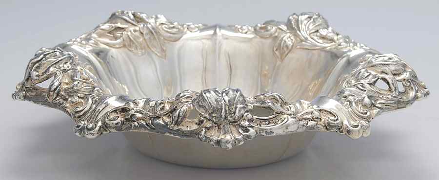 1451 (Sterling, Hollowware) 9" Monogram Pierced Round Vegetable Bowl by Simons Bros -1