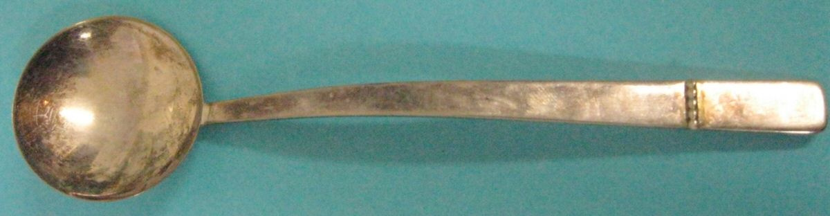 SZU2 (Silverplate) Solid Piece Cream Ladle by Studio Silversmiths-1
