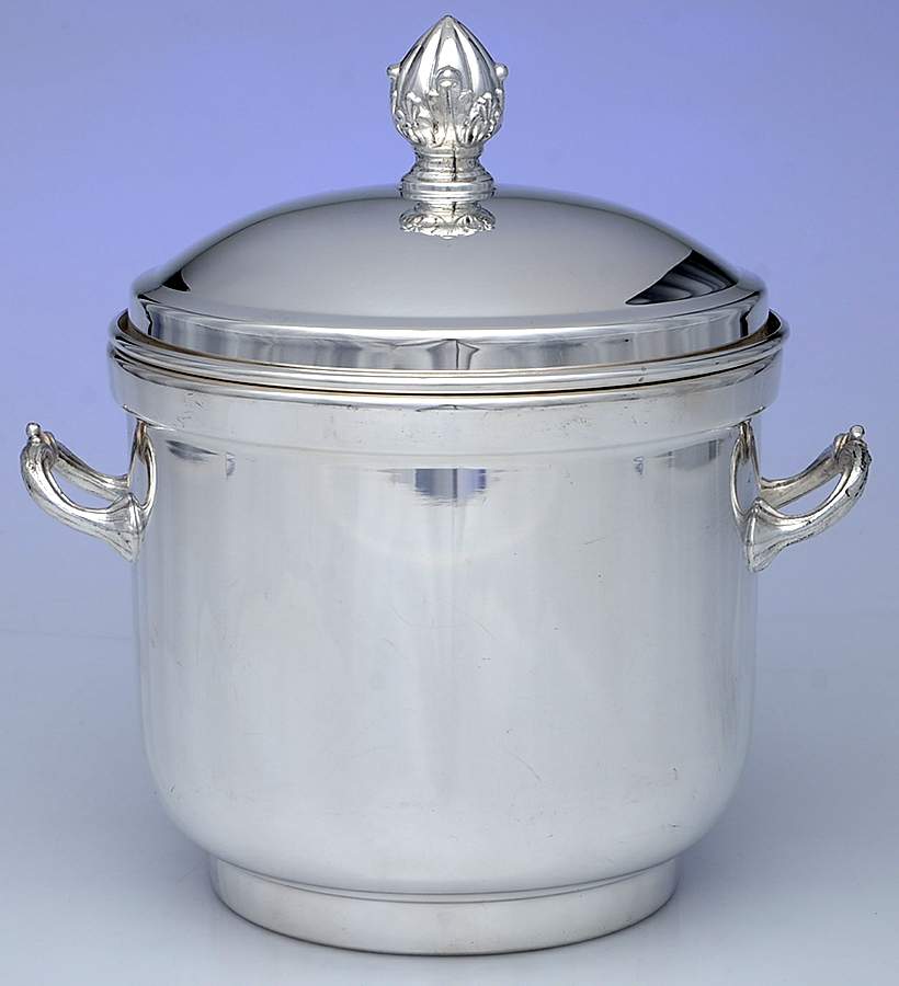 9125 (Silverplate, Hollowware) Ice Bucket & Lid by Sheffield Silver Co (USA)-1