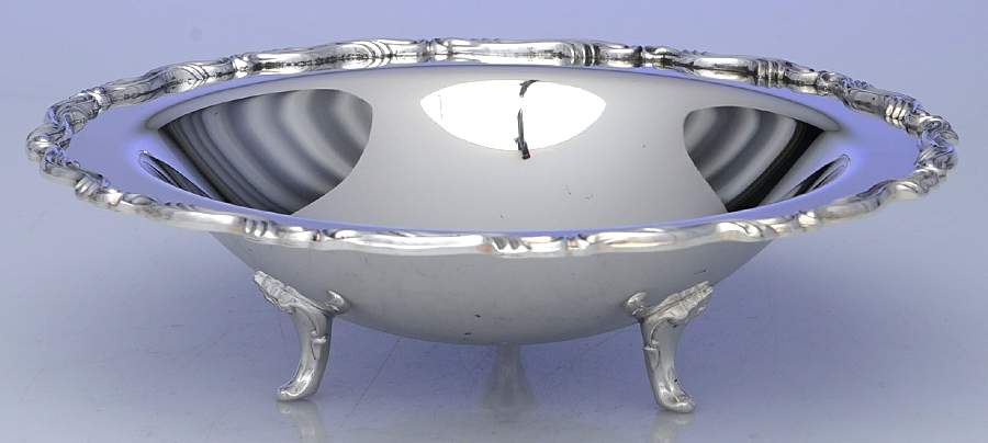 Baroque (Silverplate, Hollowware) 12" Round Tray by Sheridan Silver Co-1