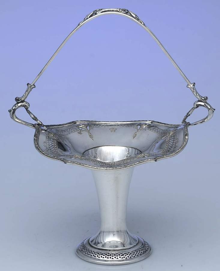 G3217 (Silverplate, Hollowware) 9" Pierced Handled Basket by Simpson Hall & Miller-1