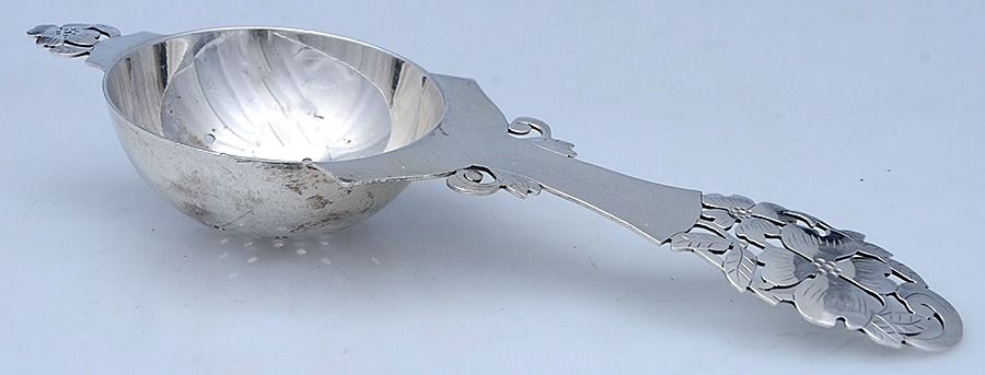 S0P (Sterling) Solid Individual Overcup Tea Strainer by Stavre Gregor Panis-1